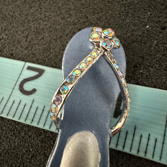 Lady Remington, Vintage Lia Sophia, Blue Flip Flop Pin w/AB Crystals.Silver Tone - Picture 11 of 12